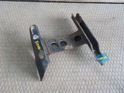 9436600630 MERCEDES Кронштейн подножки нижней левой