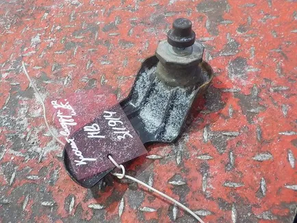 9418300214 MERCEDES Кронштейн воздуховода, Отсутствует