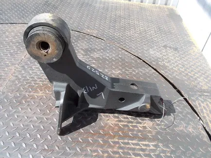9428902583 MERCEDES Кронштейн кабины передний