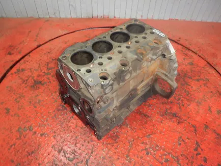 9040104005 MERCEDES Блок двигателя