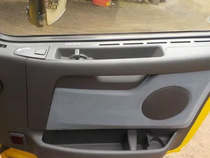 20584981 VOLVO Обшивка двери, Отсутствует