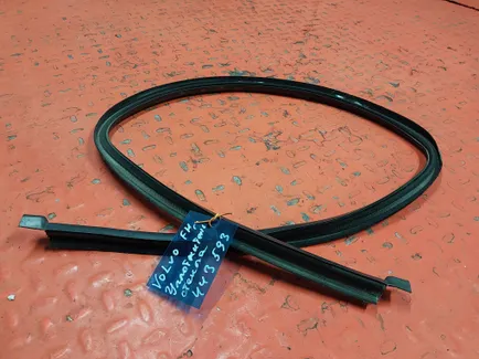 3176158 VOLVO Уплотнитель стекла