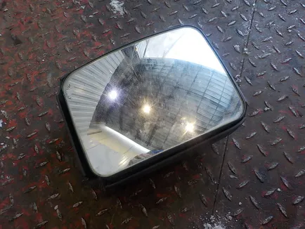 81637306317 MAN Зеркало правое