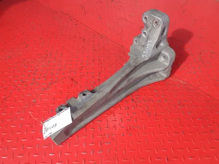 21639760 VOLVO Кронштейн глушителя