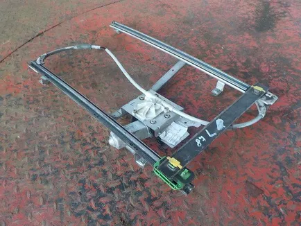 7482497193 RENAULT Стеклоподъемник левый, Отсутствует