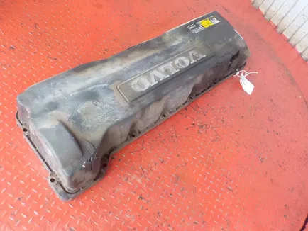 20567886 VOLVO Клапанная крышка, Отсутствует