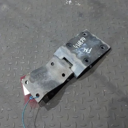 1063348 VOLVO Кронштейн спойлера
