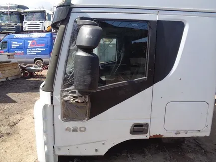 504232504 IVECO Дверь левая, Отсутствует