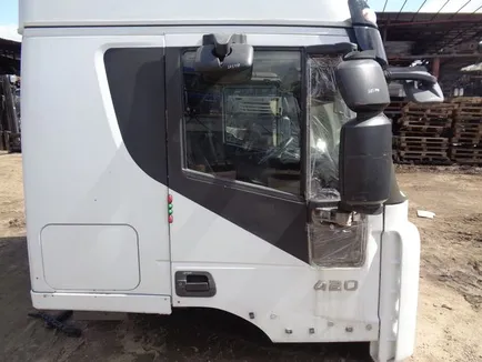504232501 IVECO Дверь правая, Отсутствует