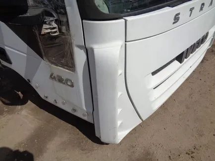 504096162 IVECO Дефлектор кабины правый, Отсутствует