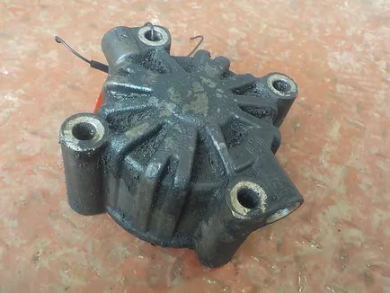 5001849893 RENAULT Крышка КПП