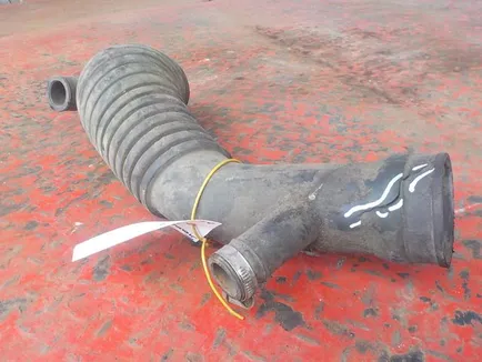 9705280082 MERCEDES Патрубок воздушного фильтра