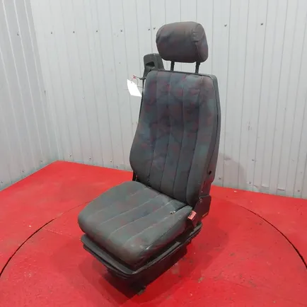 9419102002 MERCEDES Сиденье правое