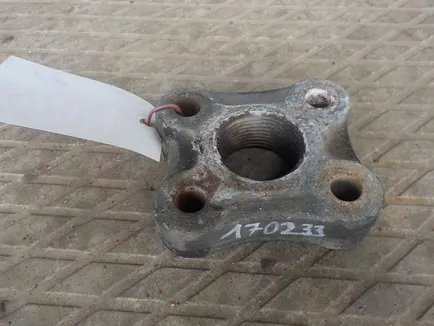 7420997338 RENAULT Кронштейн буксировочного крюка