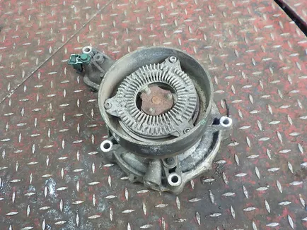 20921951 VOLVO Насос водяной