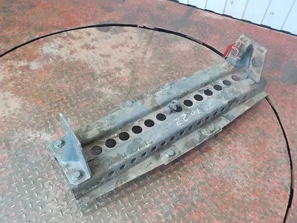 9424000339 MERCEDES Кронштейн запасного колеса