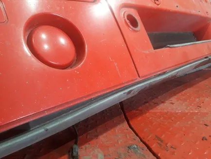 504065982 IVECO Юбка бампера, Отсутствует