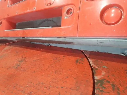 504074676 IVECO Юбка бампера, Отсутствует