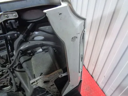 9608856974 MERCEDES Планка рамки фары правая, Отсутствует