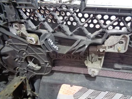 9608831701 MERCEDES Подножка бампера, Отсутствует