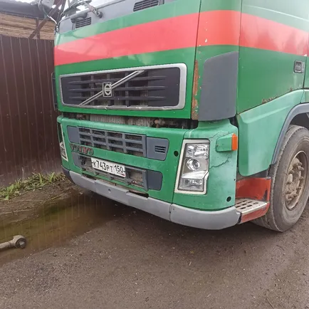 Бампер передний VOLVO