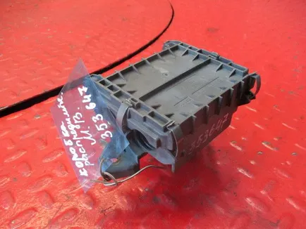 9305460141 MERCEDES Коробка распределительная