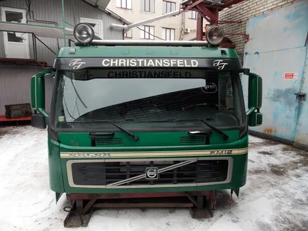 3175376 VOLVO Капот