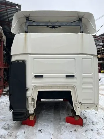 81629100131 MAN Спойлер кабины, Отсутствует