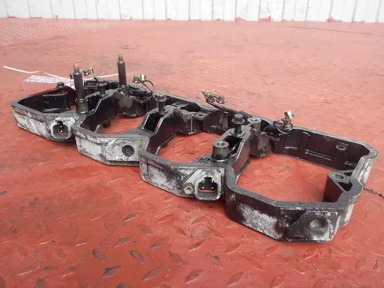 4899256 IVECO Проставка клапанной крышки