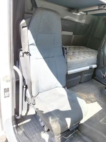 21038436 VOLVO Сиденье правое, Отсутствует