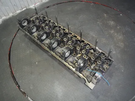 1677700 VOLVO Головка блока