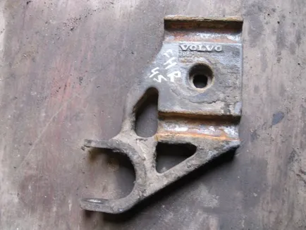 3987104 VOLVO Опора переднего амортизатора правая, Отсутствует