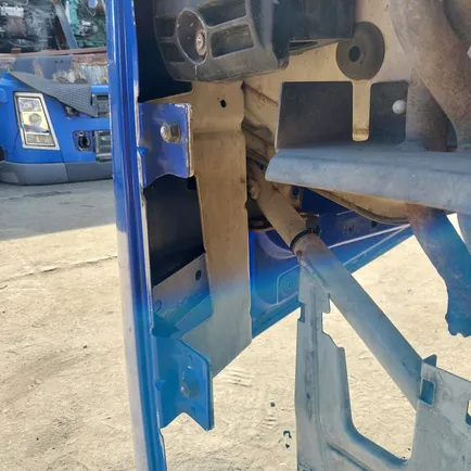 20731717 VOLVO Кронштейн дефлектора правый