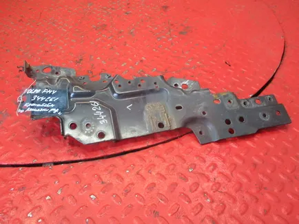 84171440 VOLVO Кронштейн решетки радиатора левый