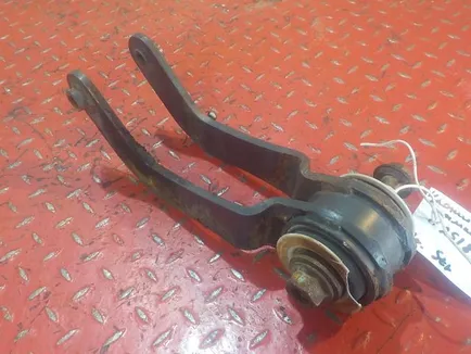 504008200 IVECO Кронштейн замка кабины