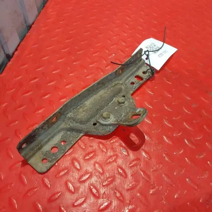 9418801675 MERCEDES Кронштейн бампера правый