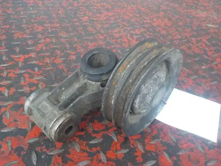 3183644 VOLVO Кронштейн ролика натяжителя