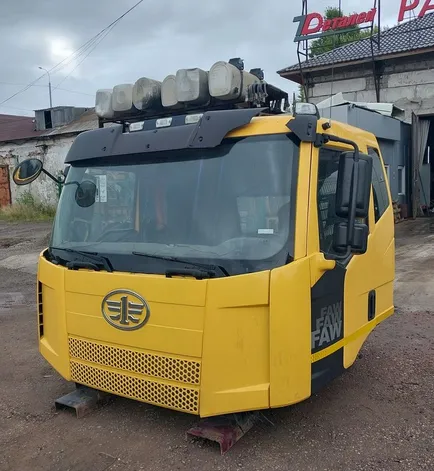 5000040CA01 FAW Кабина Flat Roof МКПП, Отсутствует
