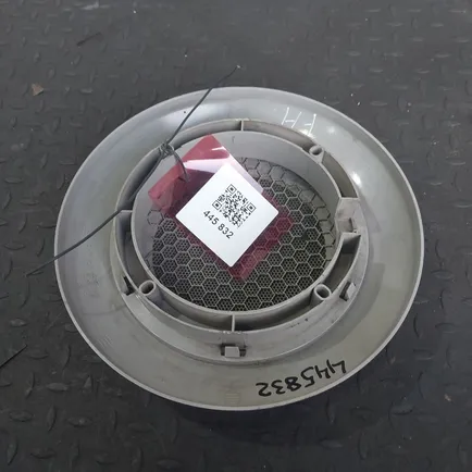 3175903 VOLVO Крышка динамика