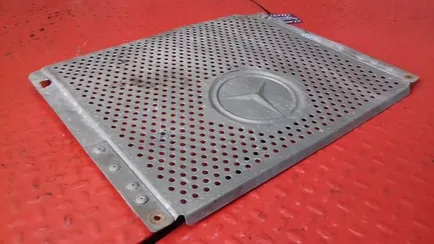 9304920230 MERCEDES Защита глушителя, Отсутствует
