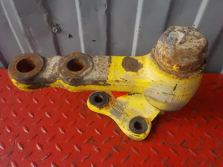 9444610040 MERCEDES Сошка рулевая, Отсутствует