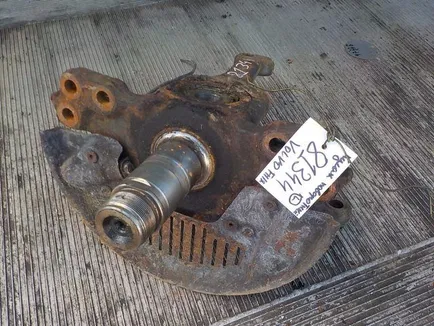 7420543284 RENAULT Кулак поворотный