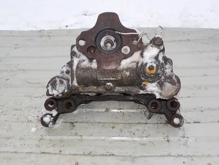 20400319 VOLVO Суппорт передний левый, Отсутствует