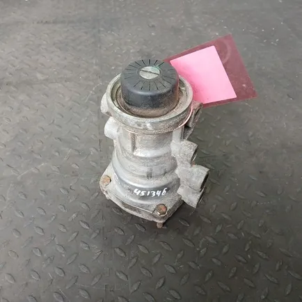 1331721 SCANIA Кран управления тормозами прицепа