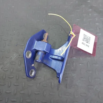 9607220244 MERCEDES Петля двери верхняя правая