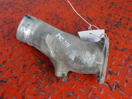 5010477638 RENAULT Патрубок интеркулера