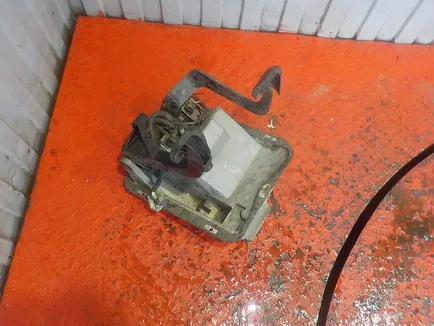 9402940001 MERCEDES Блок педалей, Отсутствует