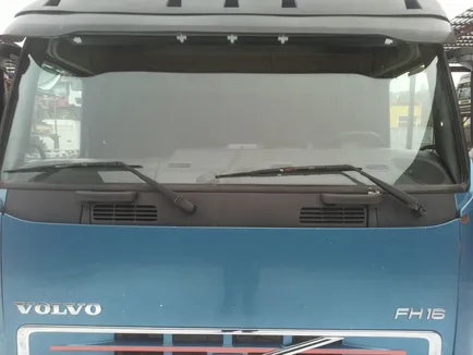20769628 VOLVO Панель передняя