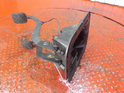 5010505095 RENAULT Блок педалей
