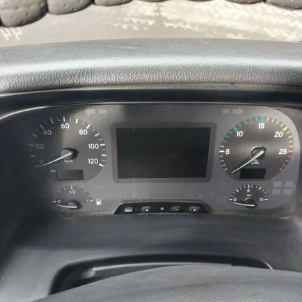 44462421 MERCEDES Панель приборов, Отсутствует